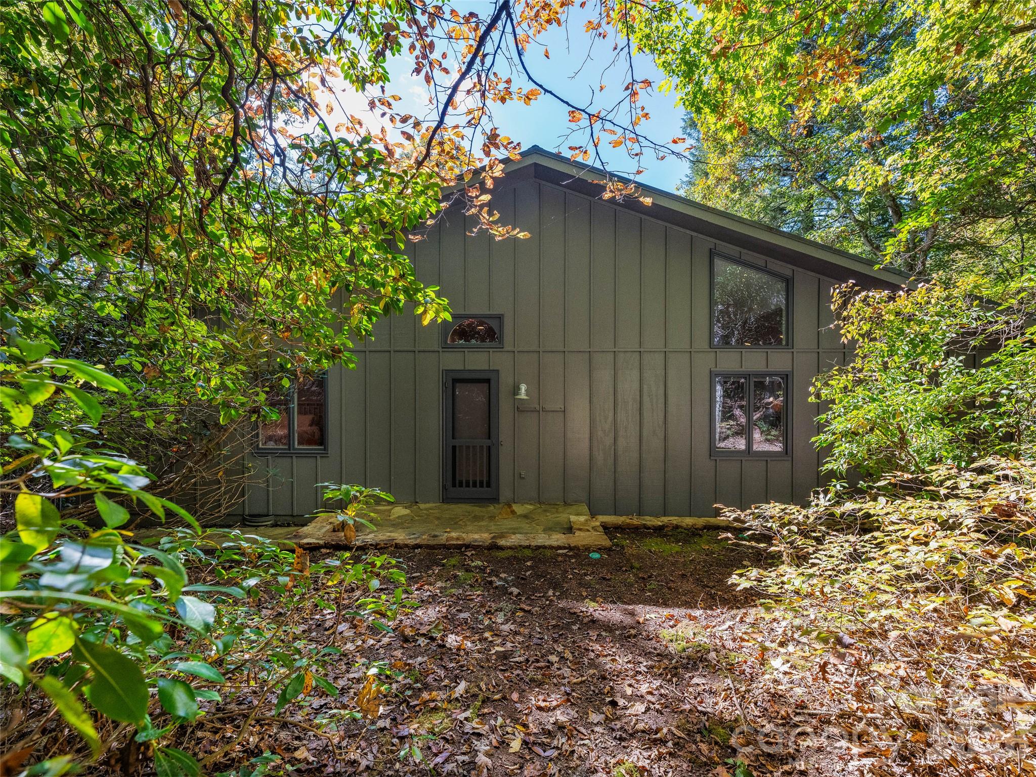 375 Robin Hood Road