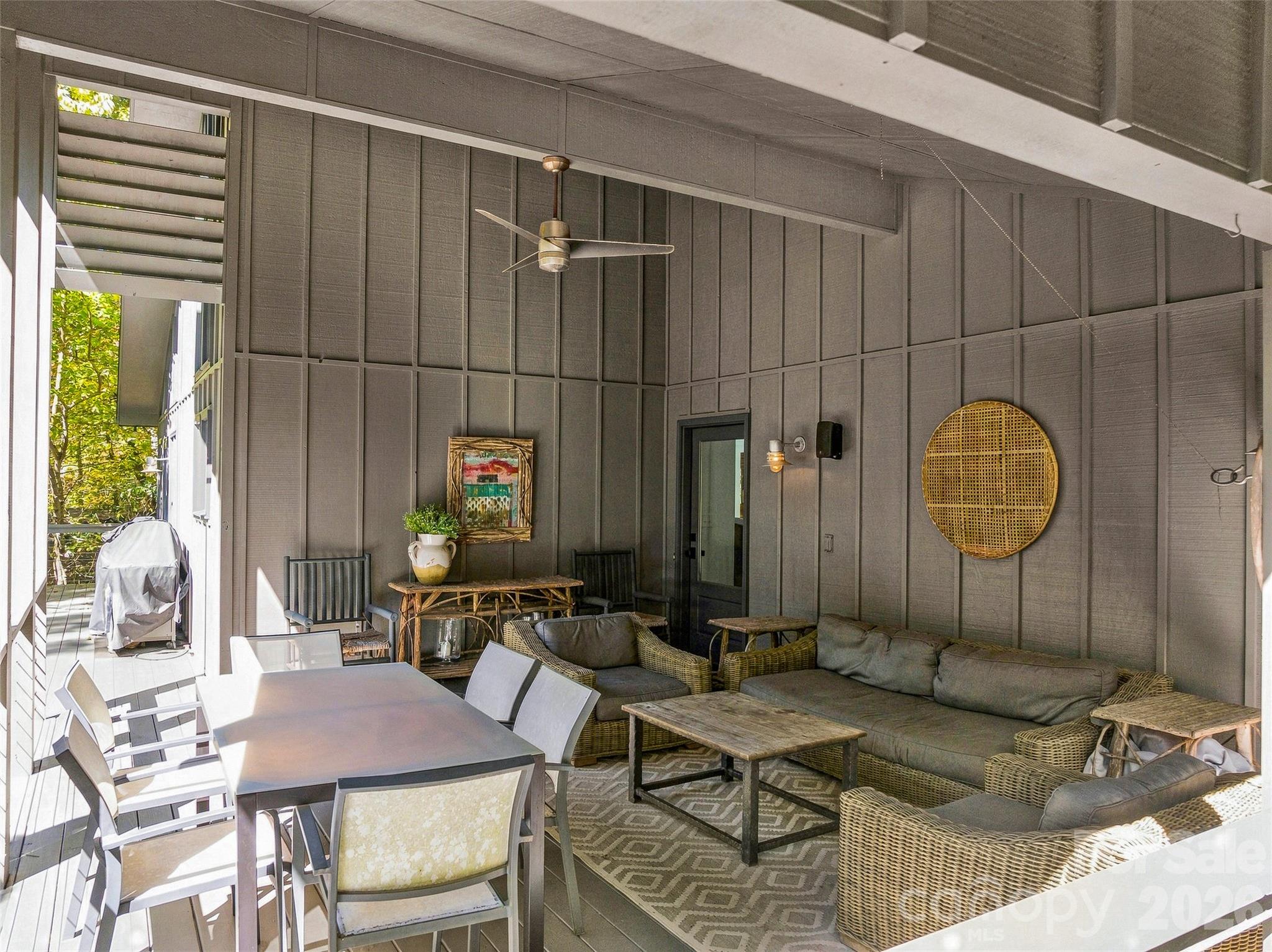 375 Robin Hood Road