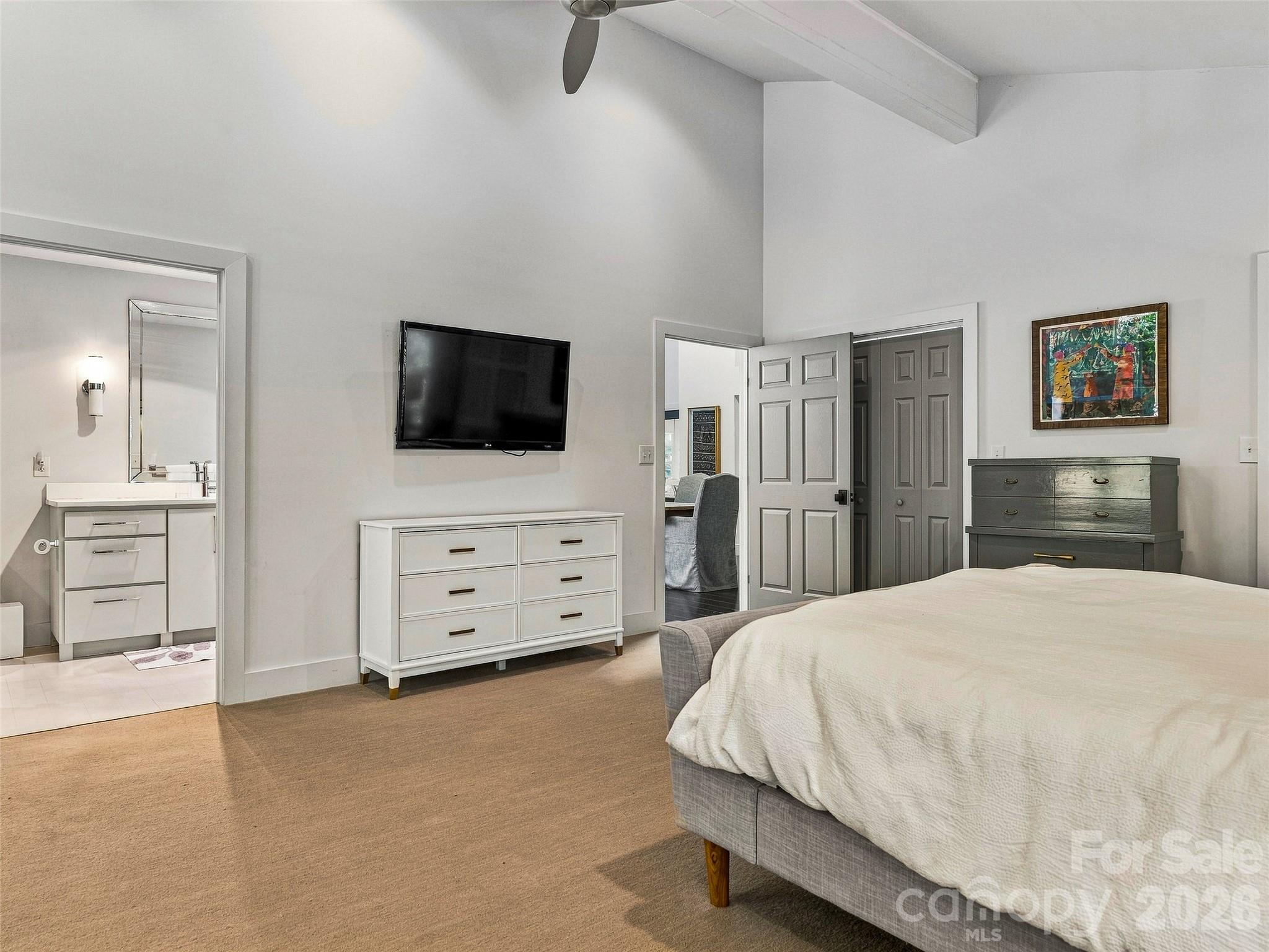 375 Robin Hood Road