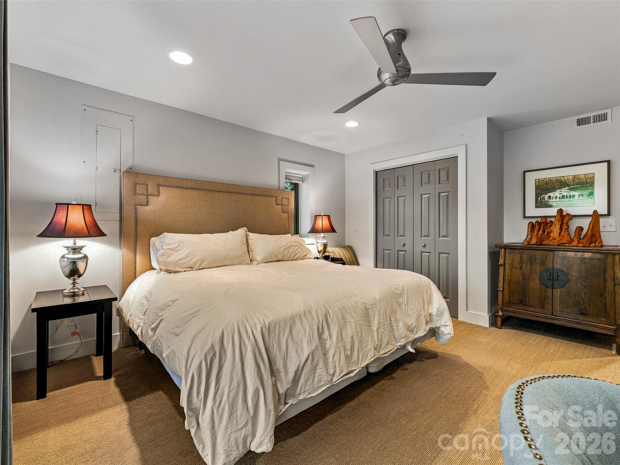 375 Robin Hood Road
