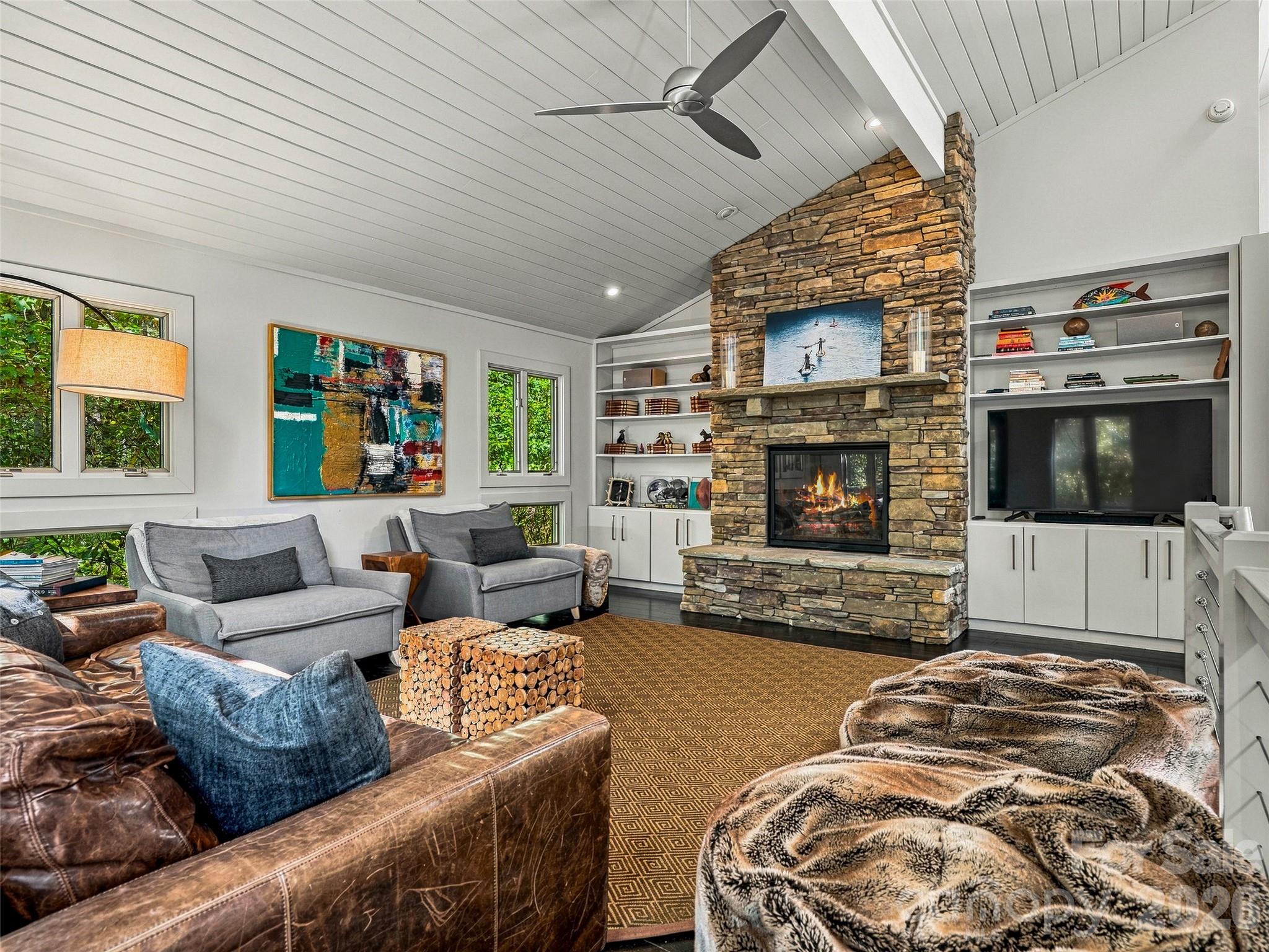 375 Robin Hood Road