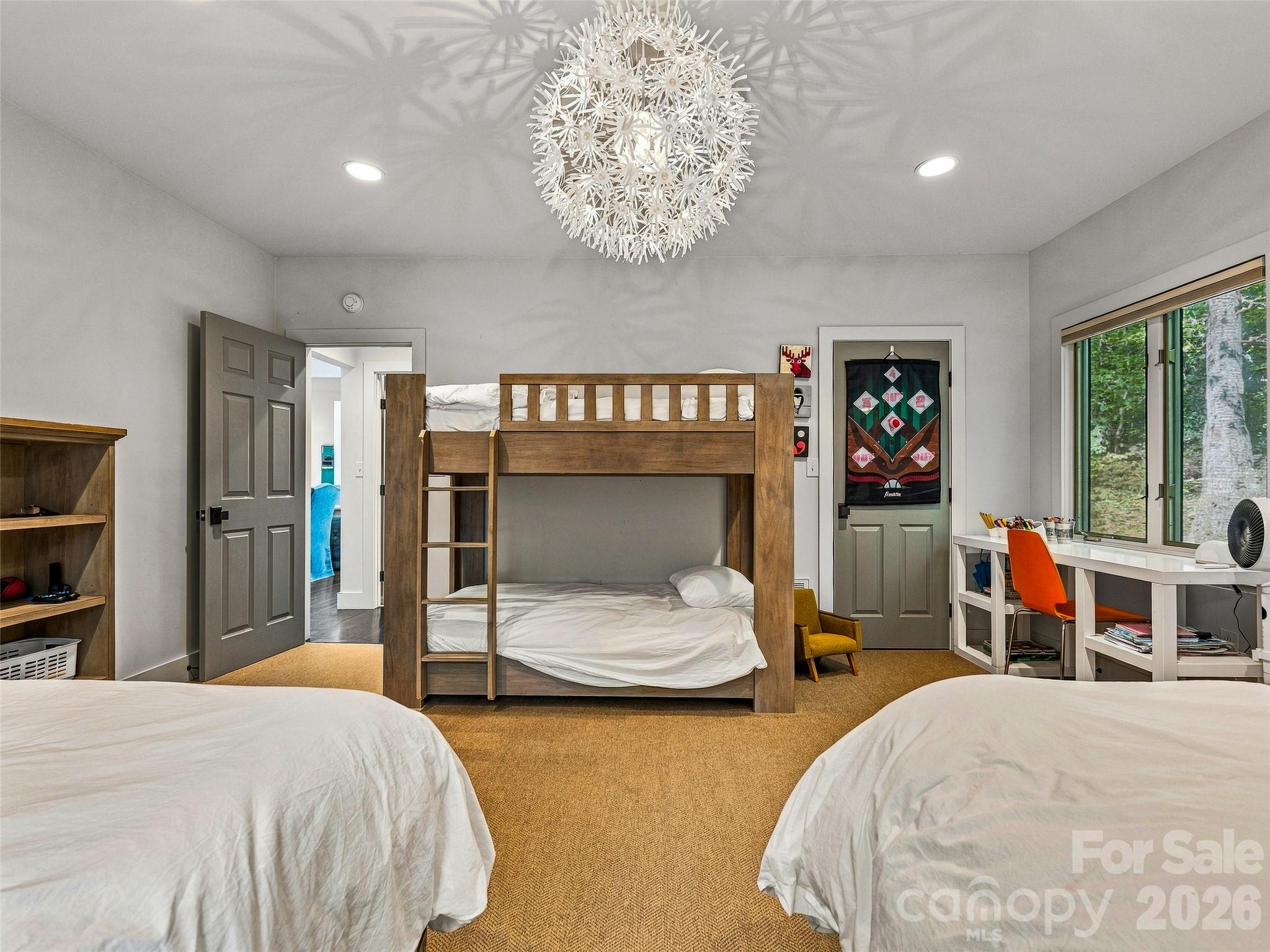 375 Robin Hood Road