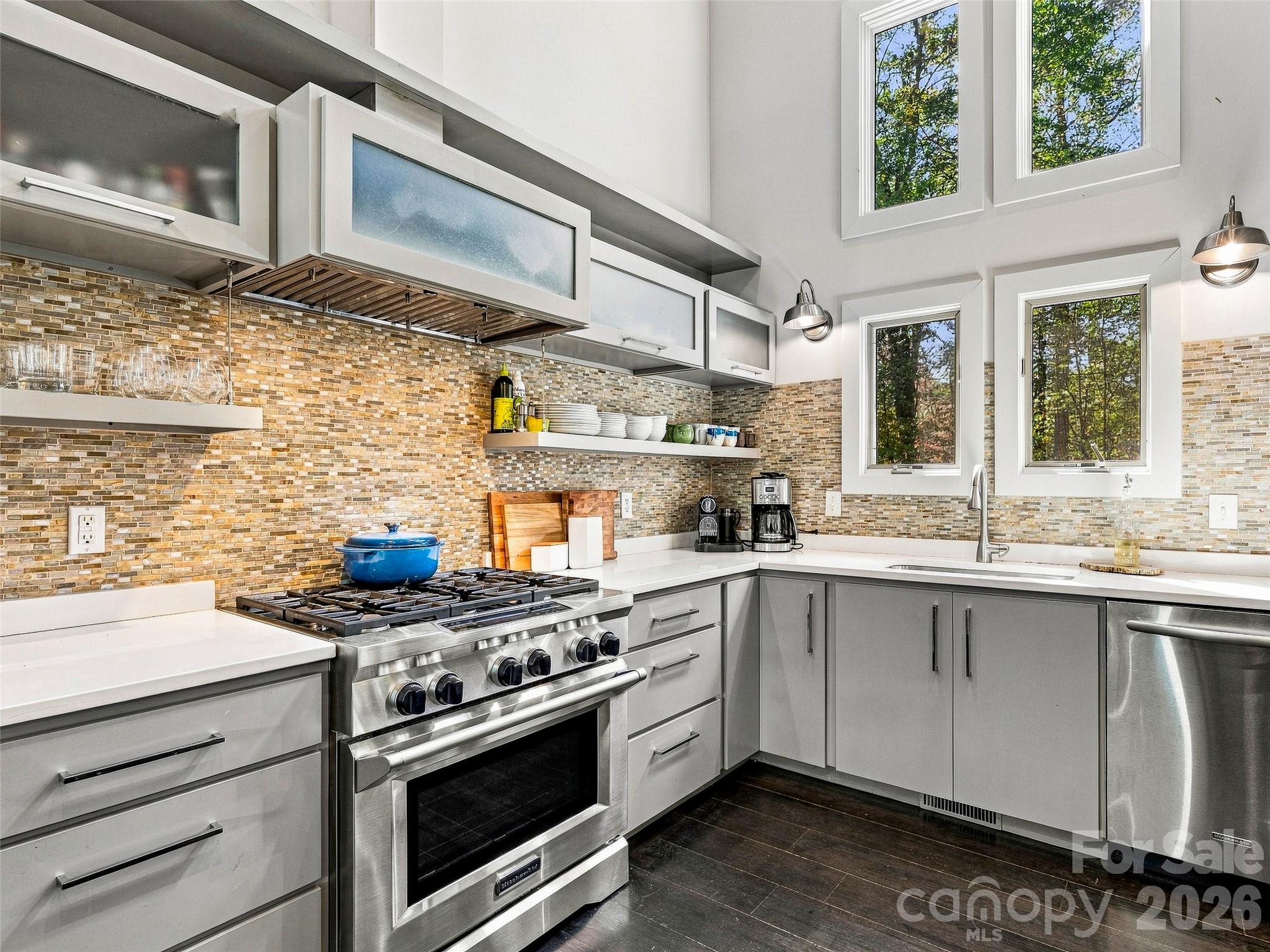 375 Robin Hood Road