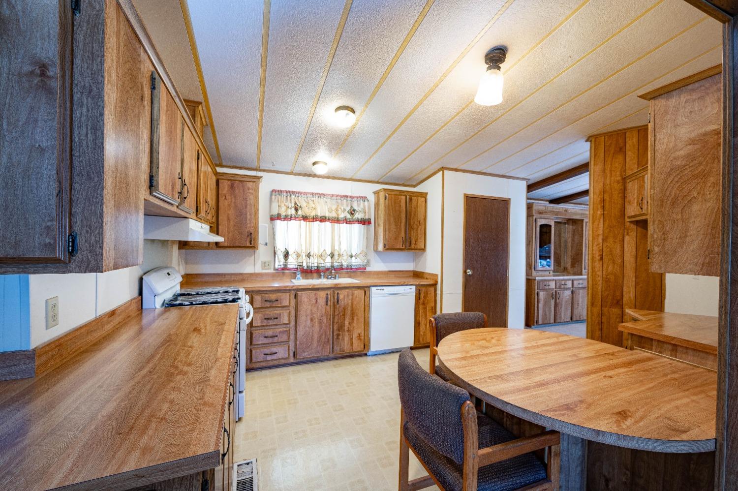 12 Schooner Lane