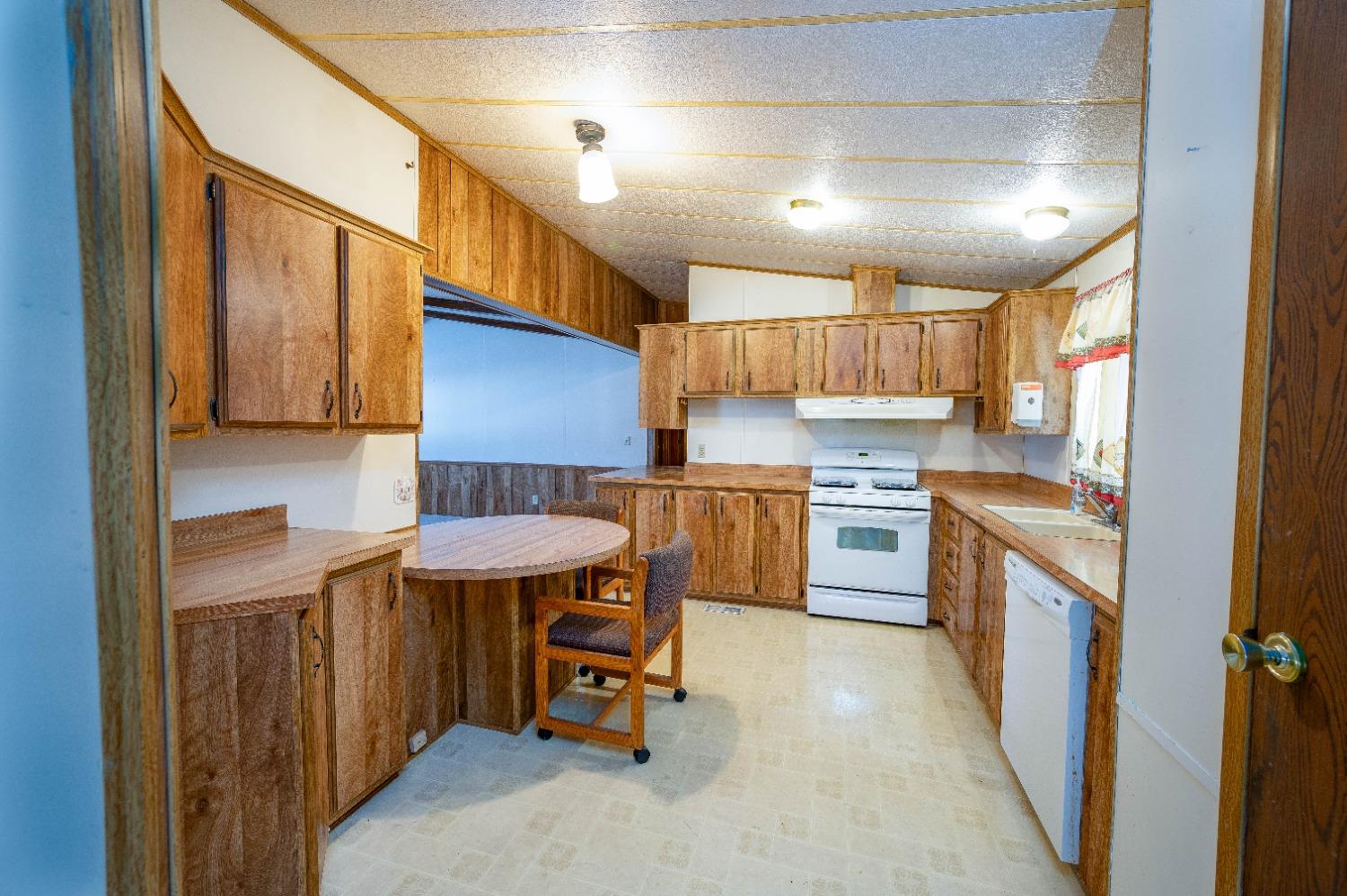 12 Schooner Lane