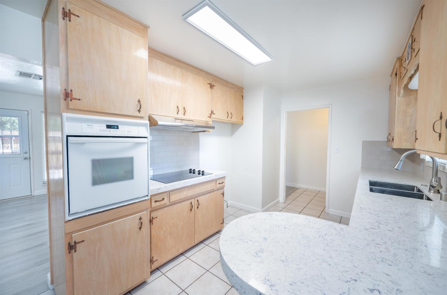 1629 Oakwood