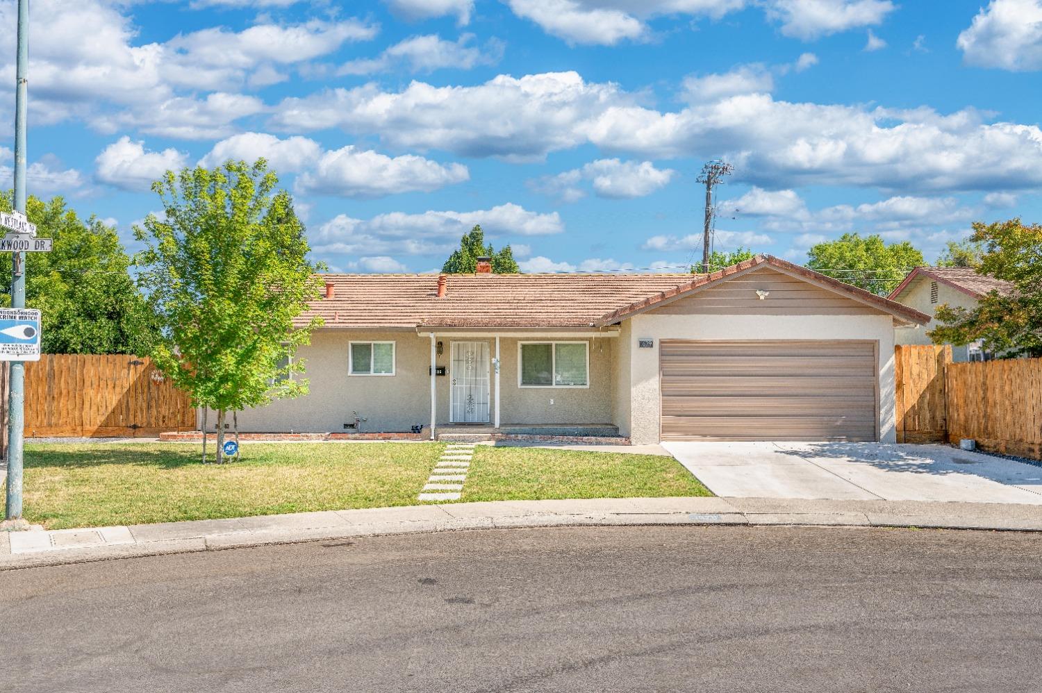 1629 Oakwood