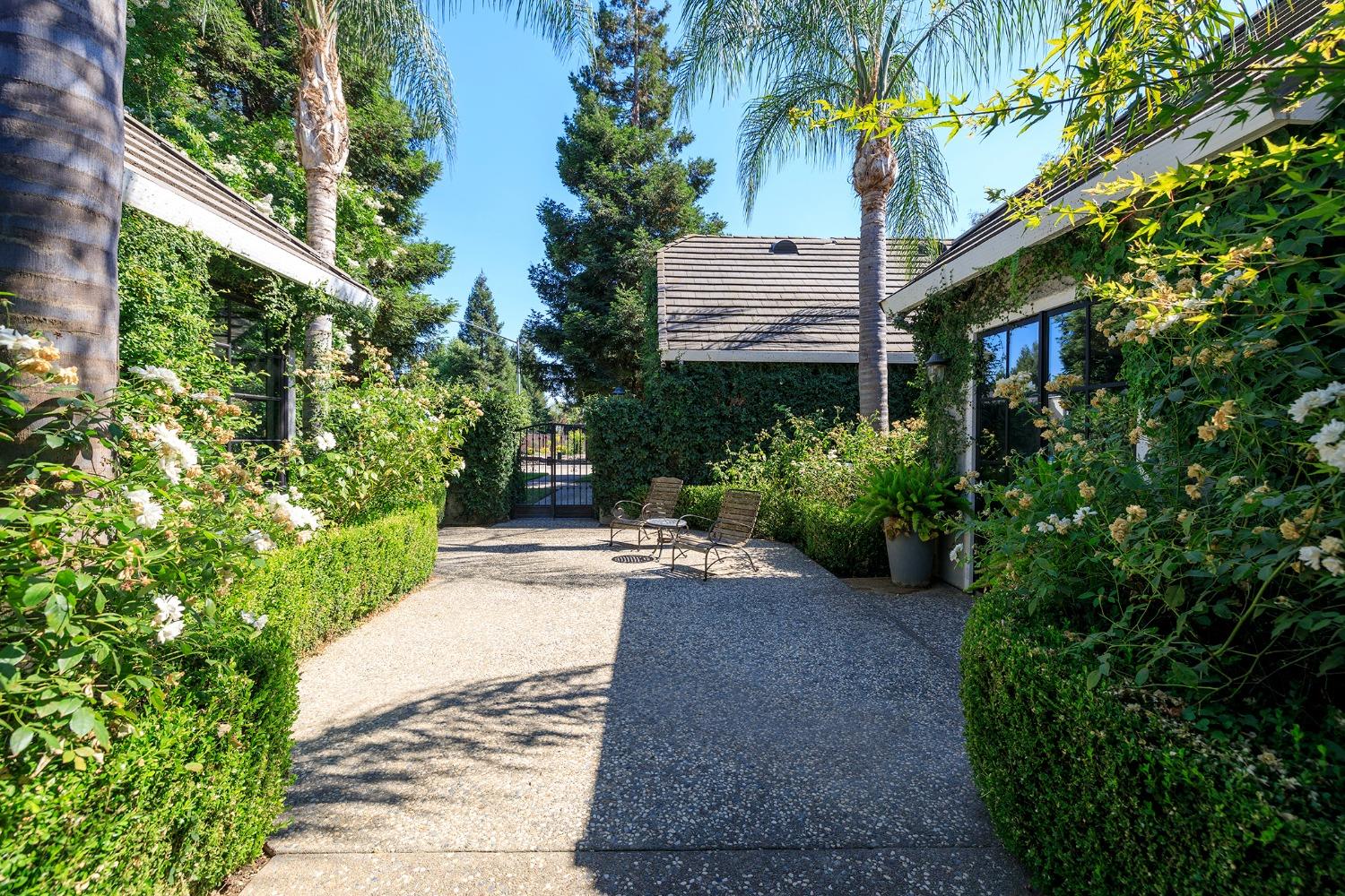 10417 Saint Andrews Court