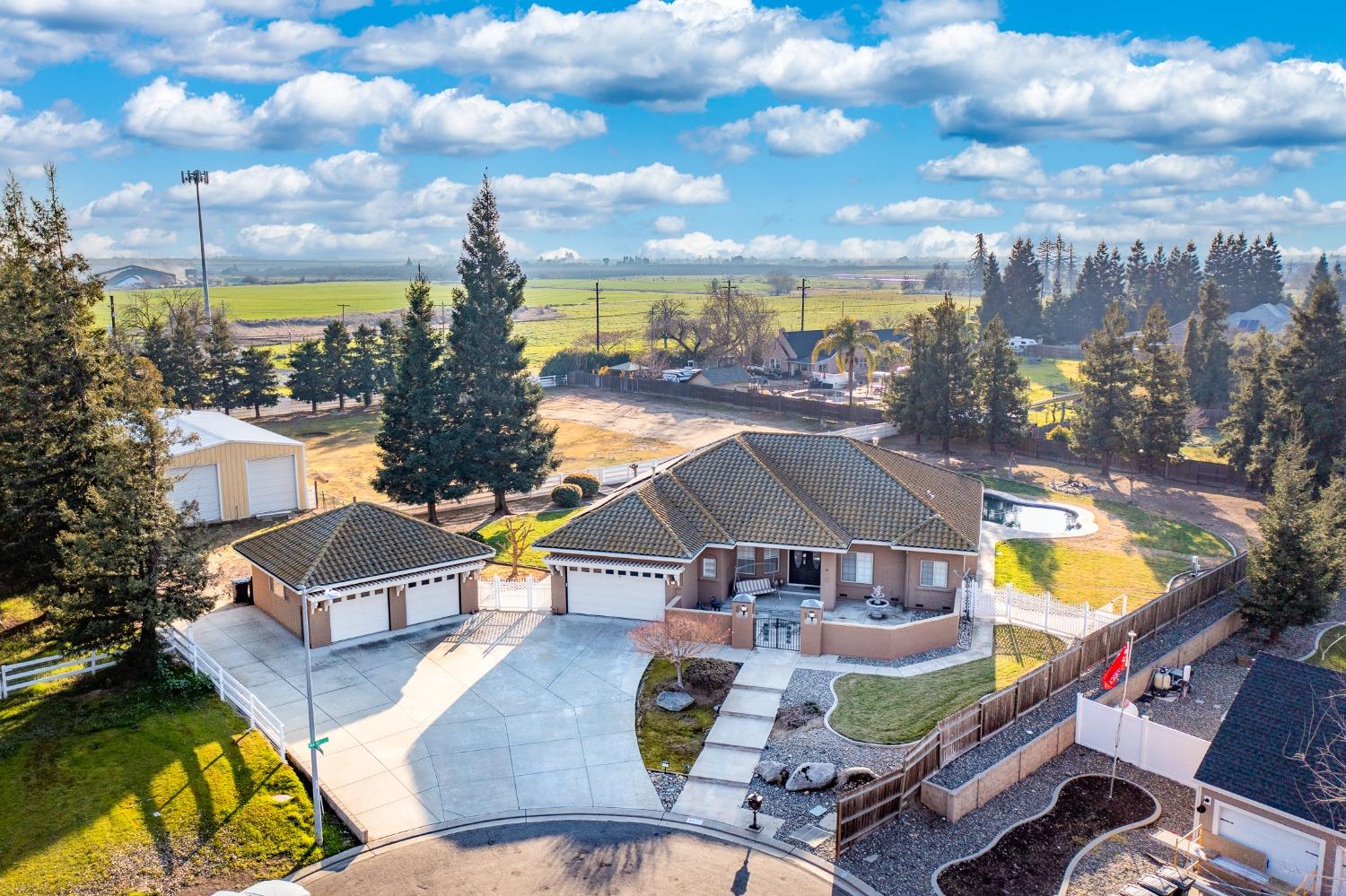 9801 Oak Knoll Drive