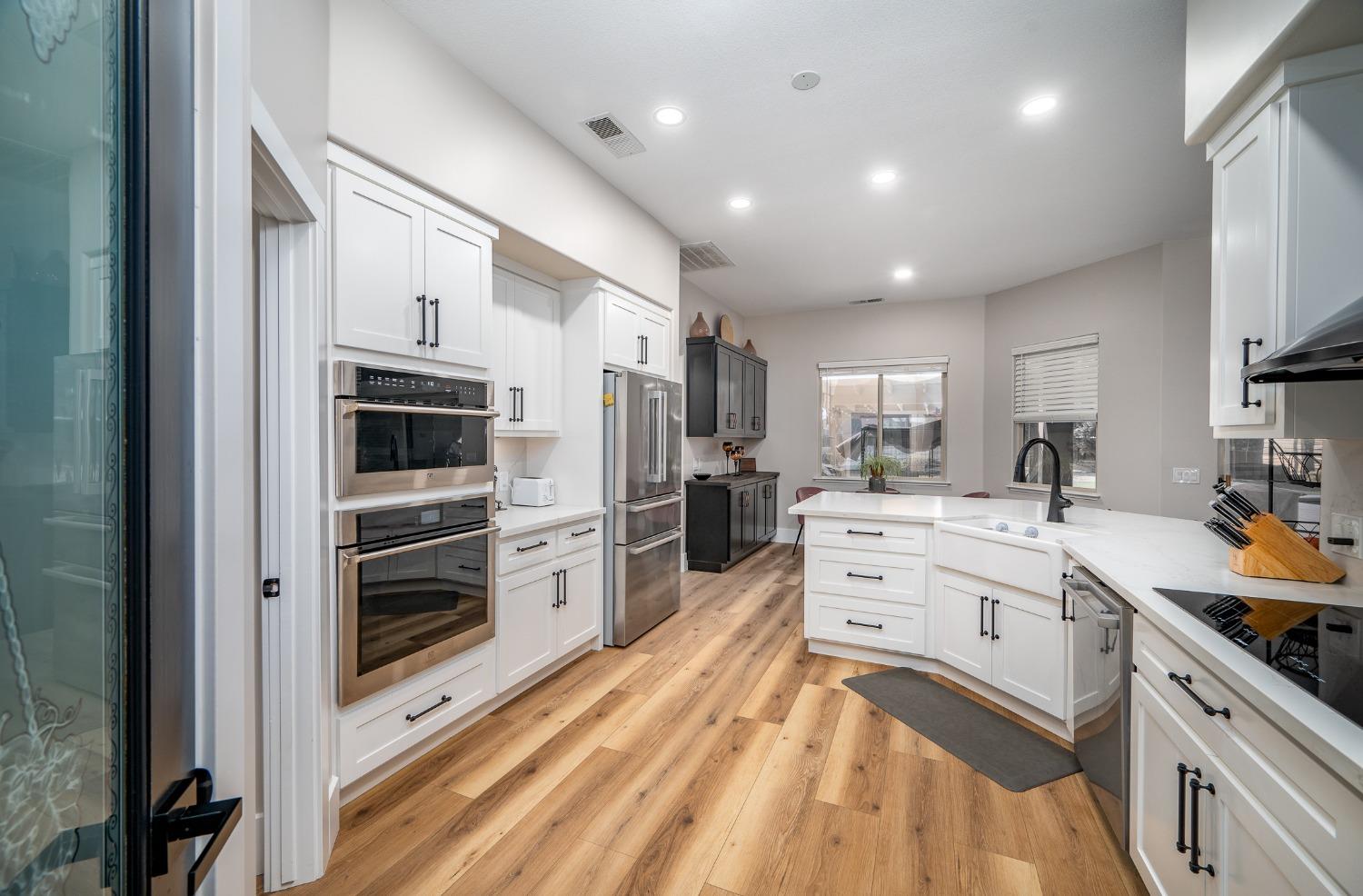 9801 Oak Knoll Drive