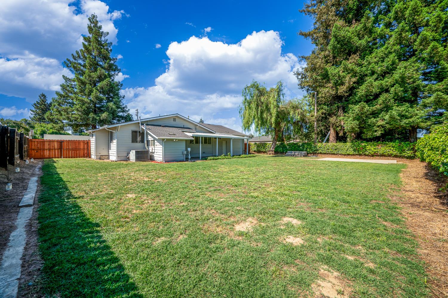 13137 Bentley Street