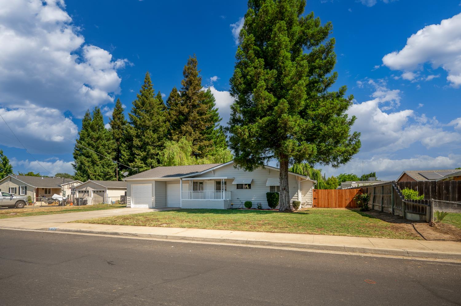 13137 Bentley Street
