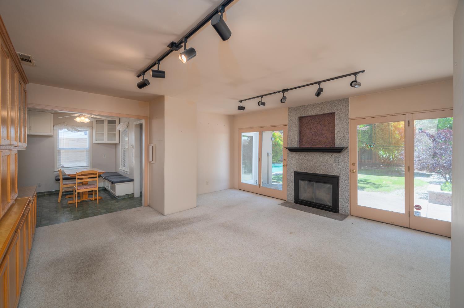1233 Sycamore