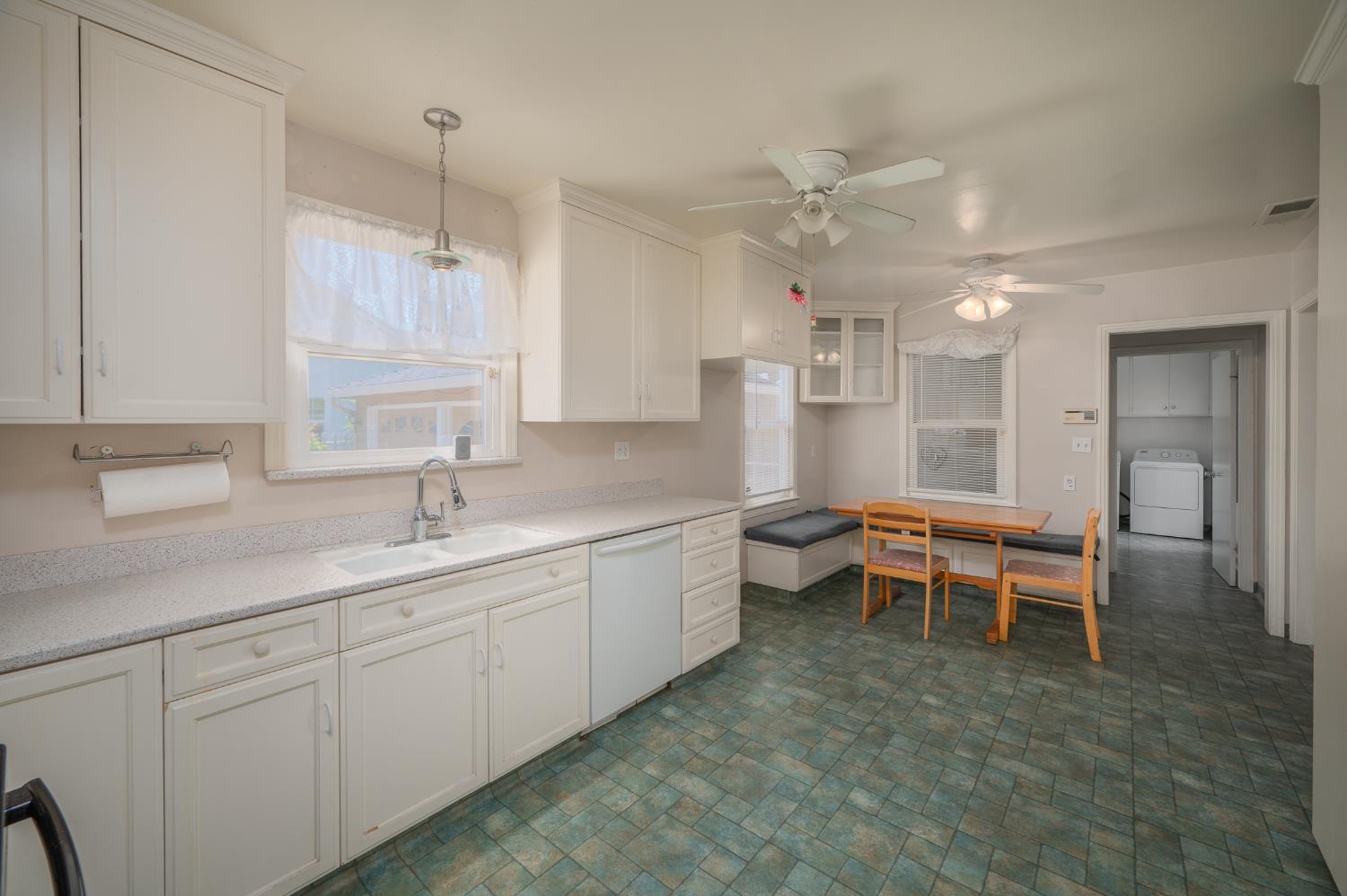 1233 Sycamore