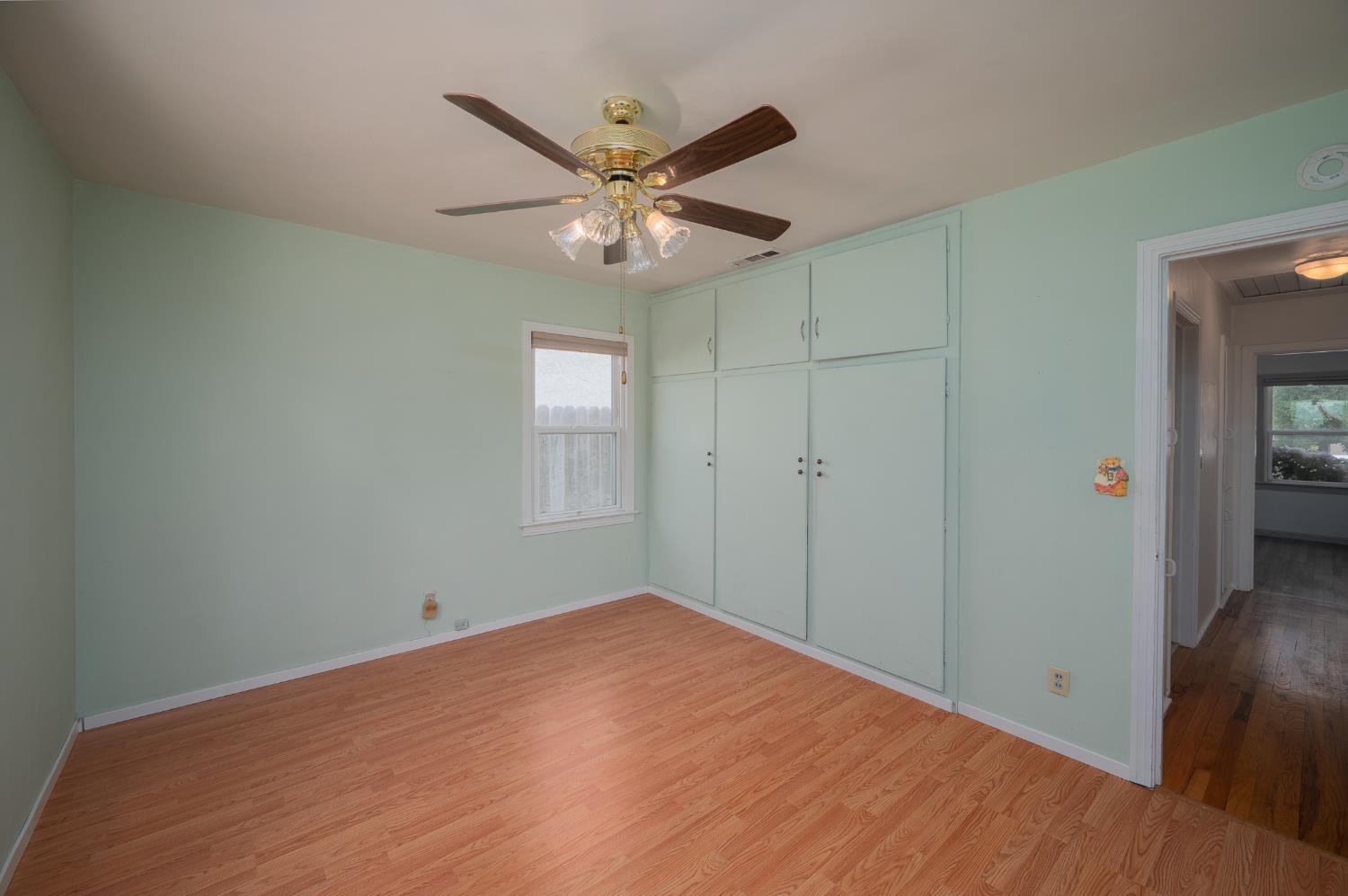 1233 Sycamore