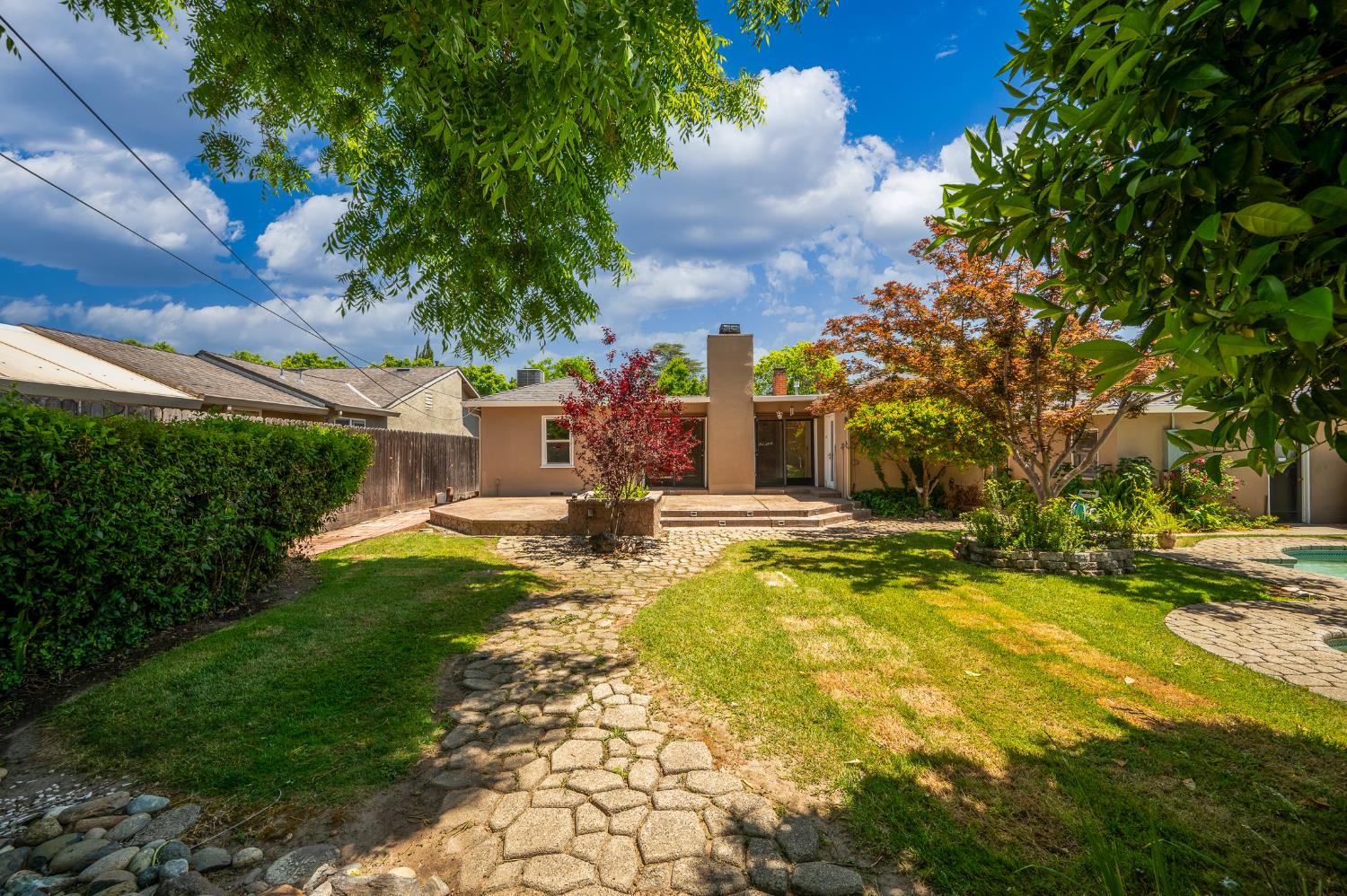 1233 Sycamore
