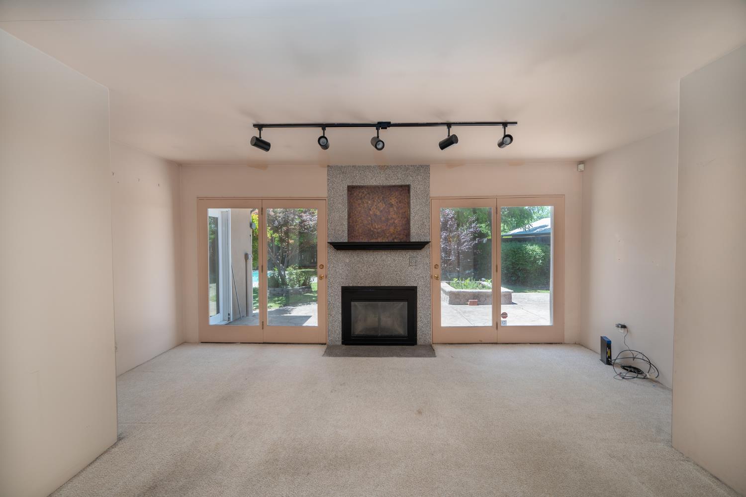 1233 Sycamore