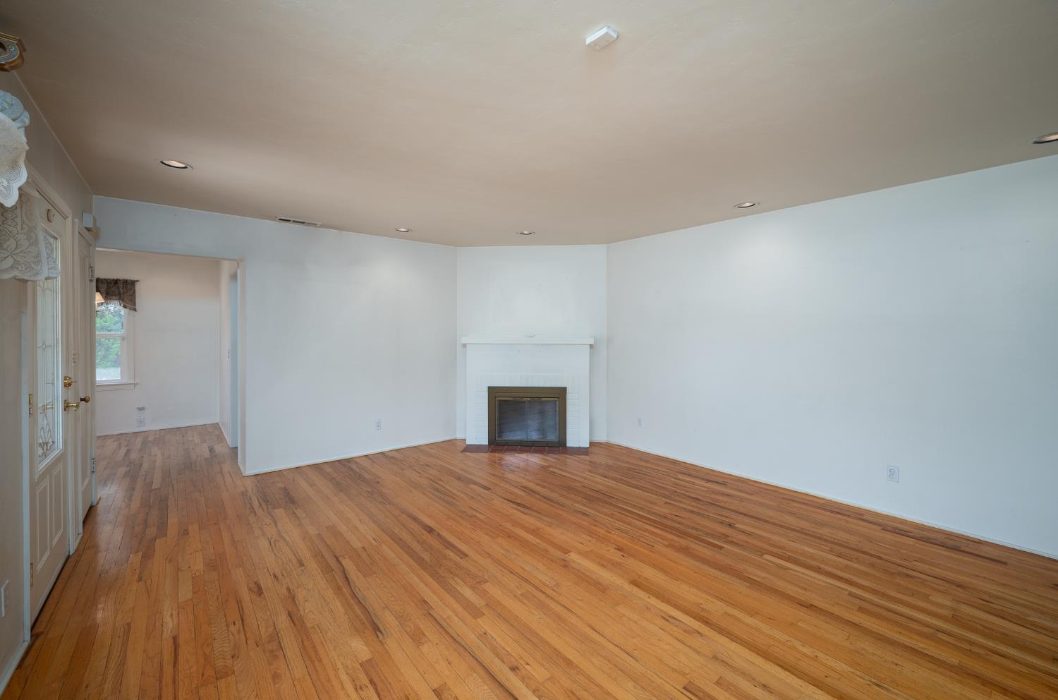 1233 Sycamore