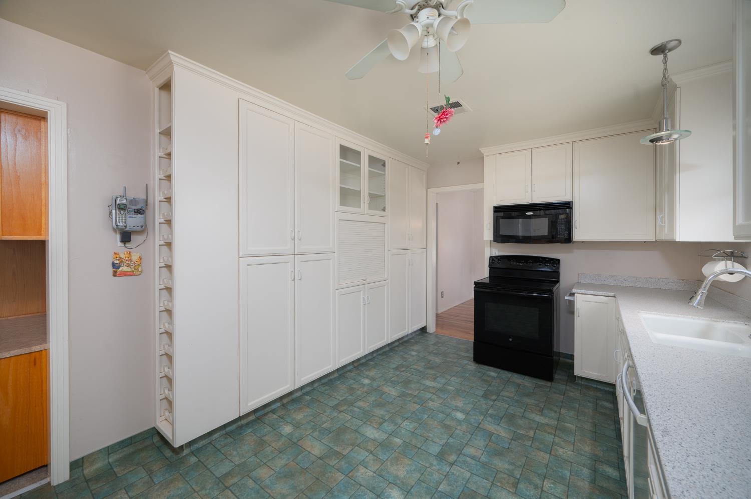 1233 Sycamore