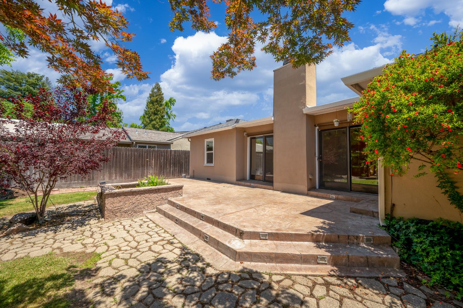 1233 Sycamore