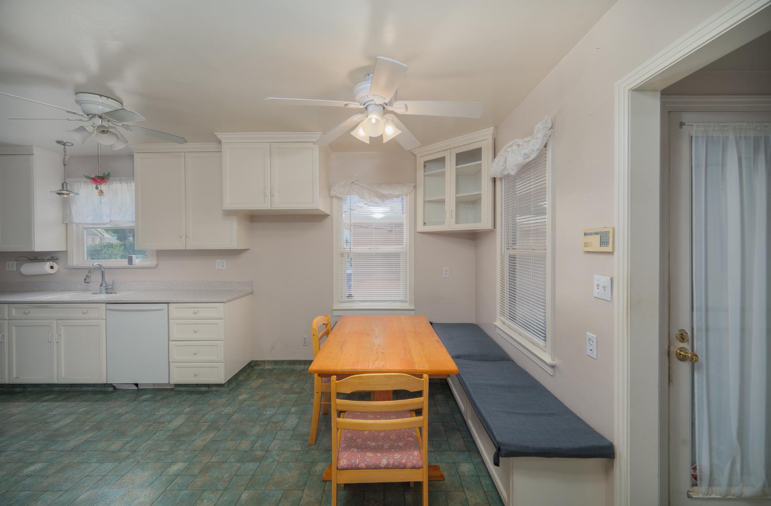 1233 Sycamore