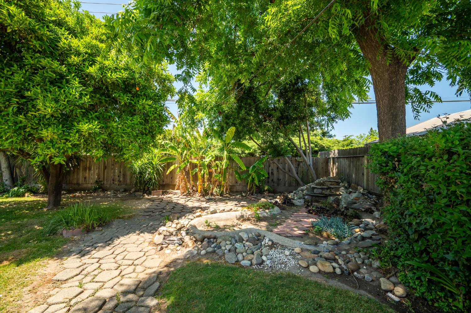 1233 Sycamore