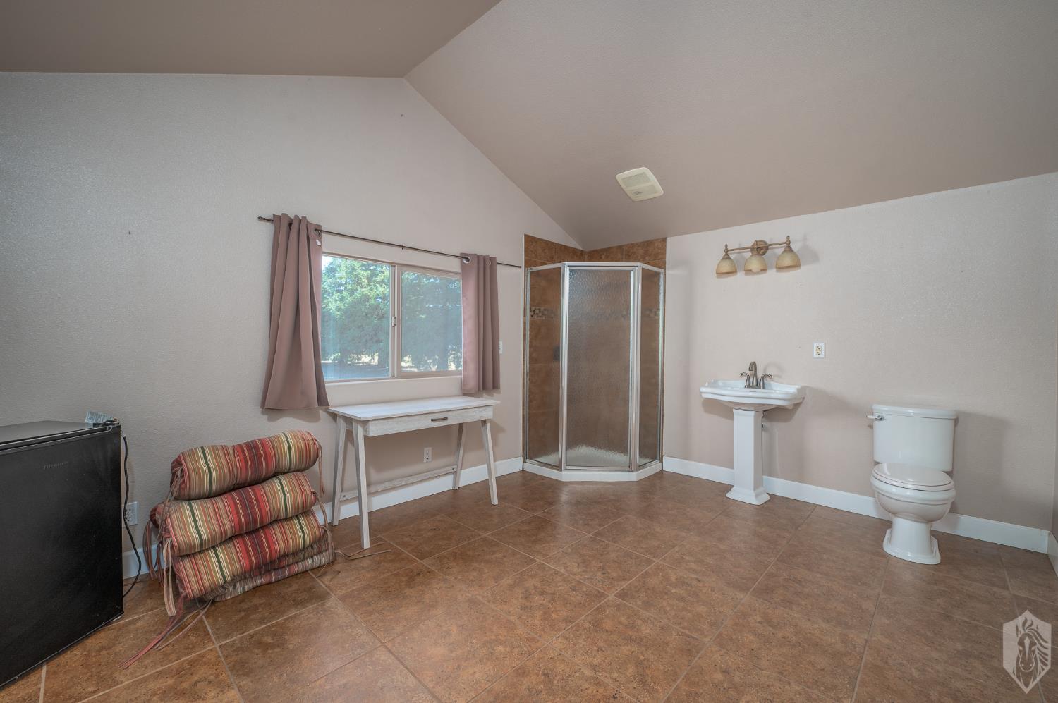 7667 Rodden Road