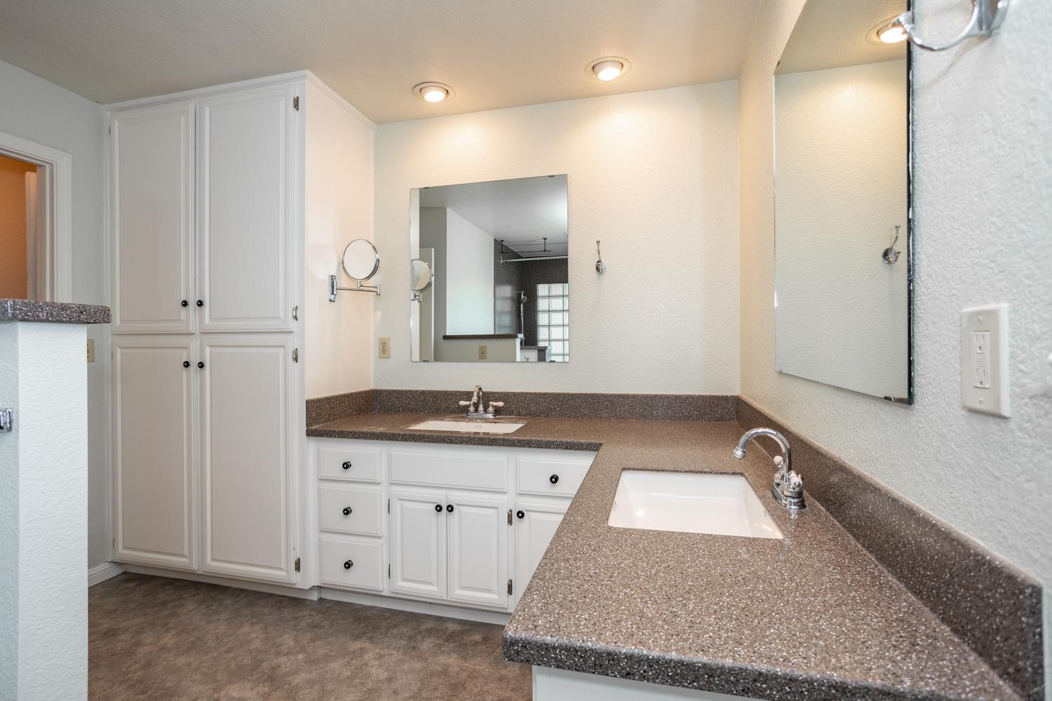 9900 Mountain Oak Road