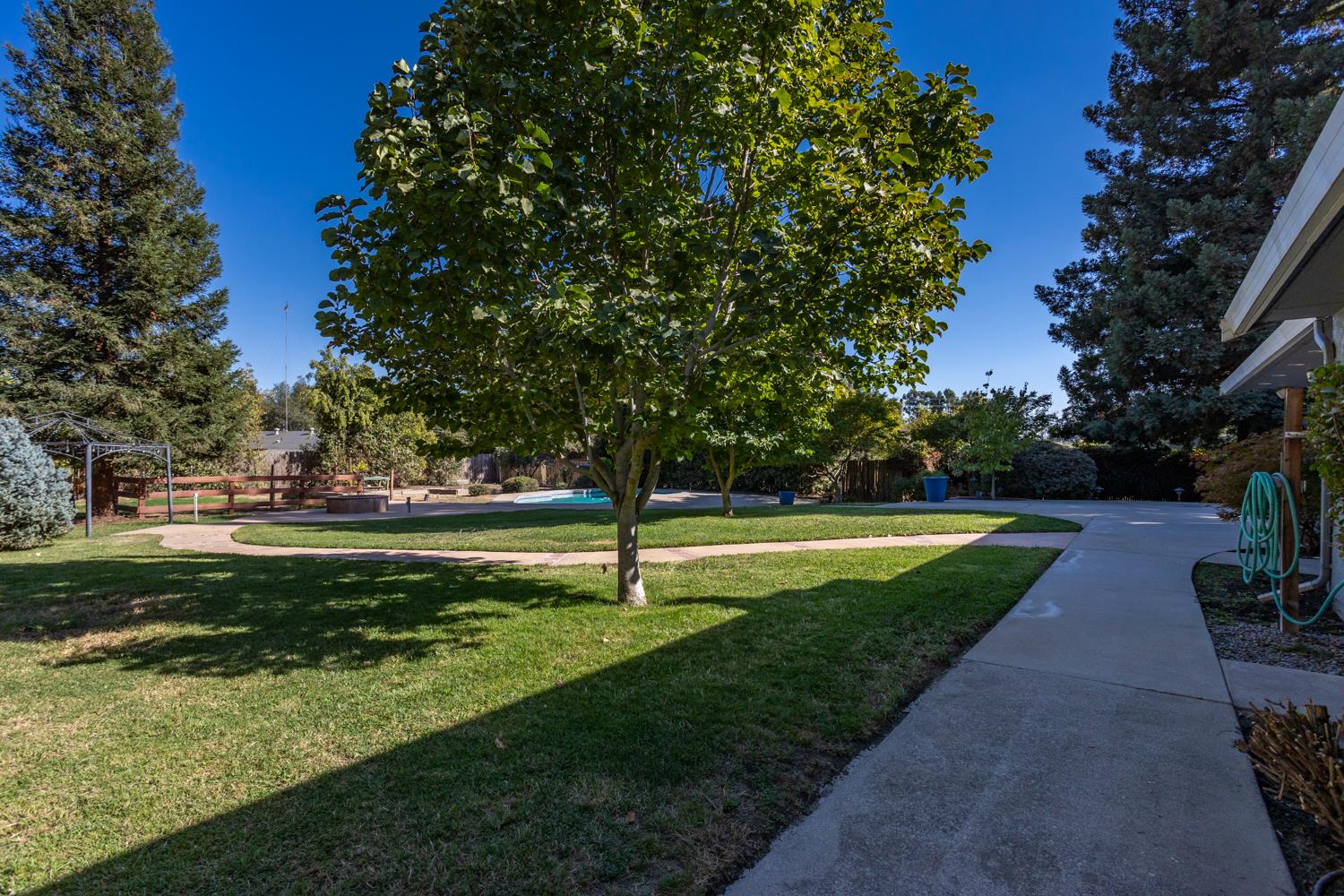 9900 Mountain Oak Road