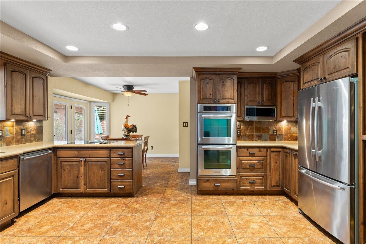 1121 Pyrite Way