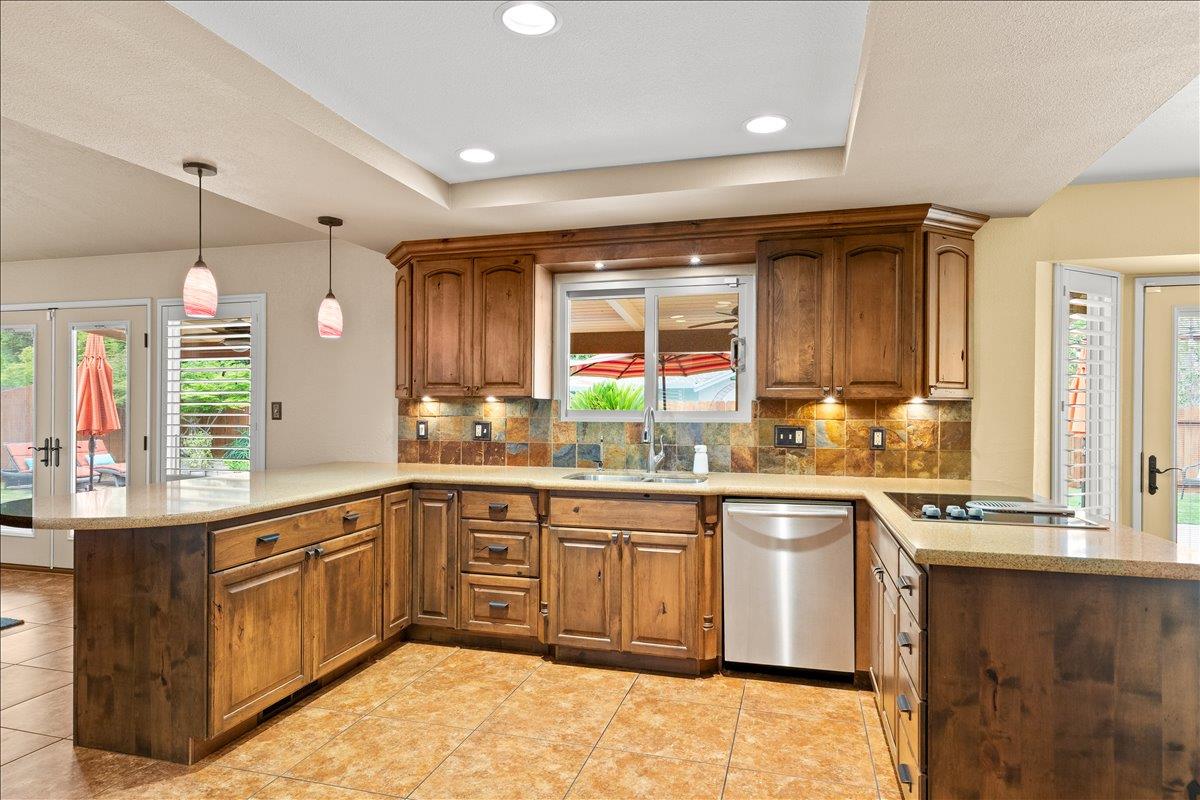 1121 Pyrite Way