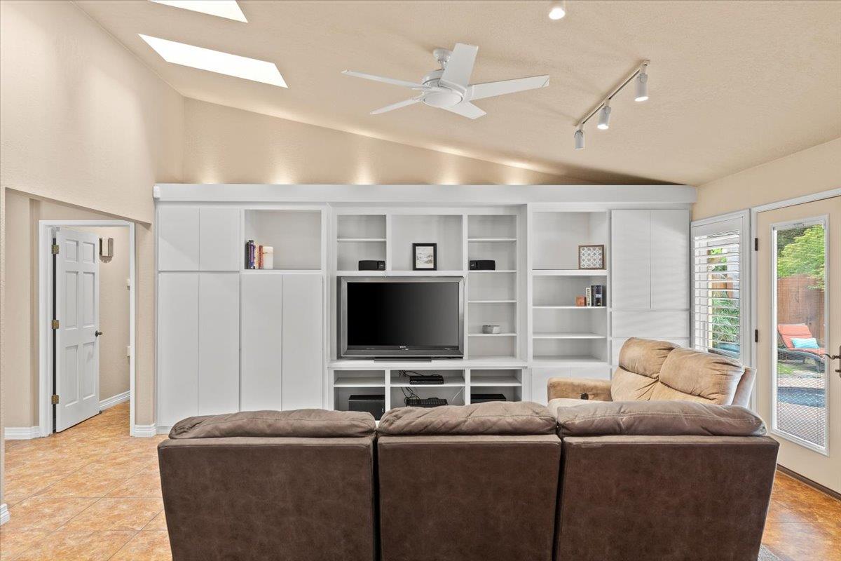 1121 Pyrite Way