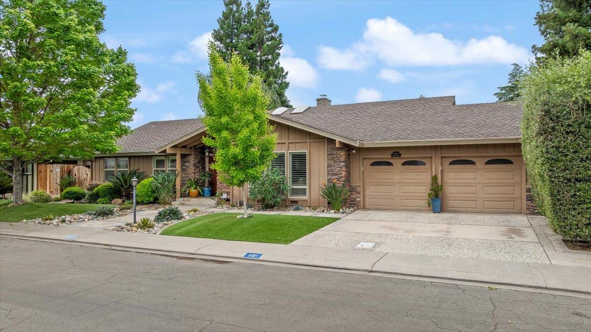 1121 Pyrite Way
