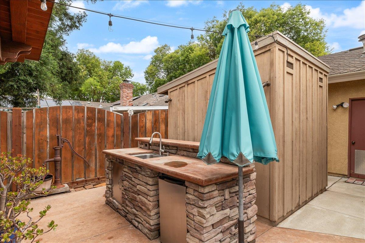 1121 Pyrite Way