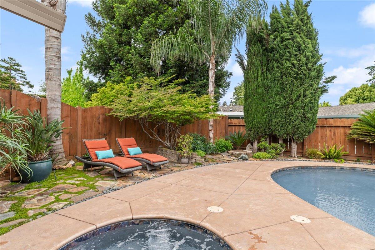 1121 Pyrite Way