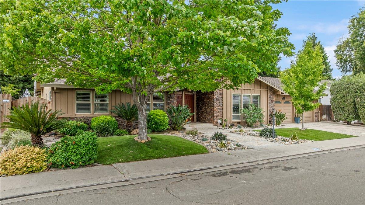 1121 Pyrite Way