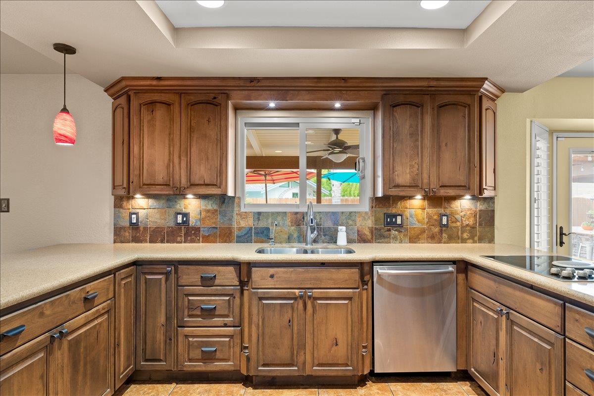 1121 Pyrite Way
