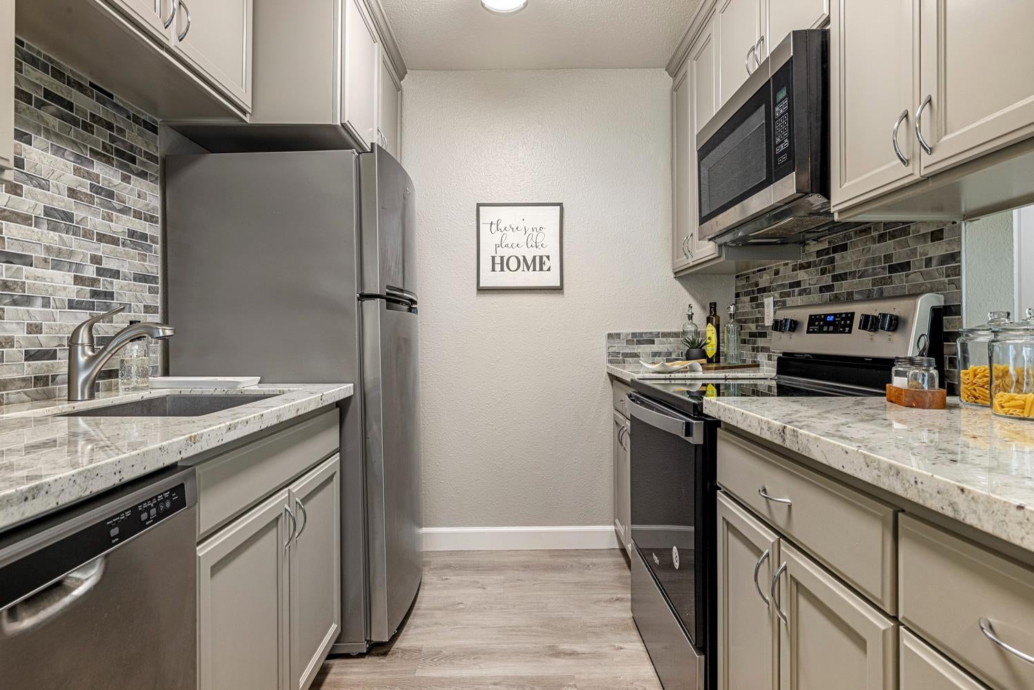 201 Woodrow Avenue 48