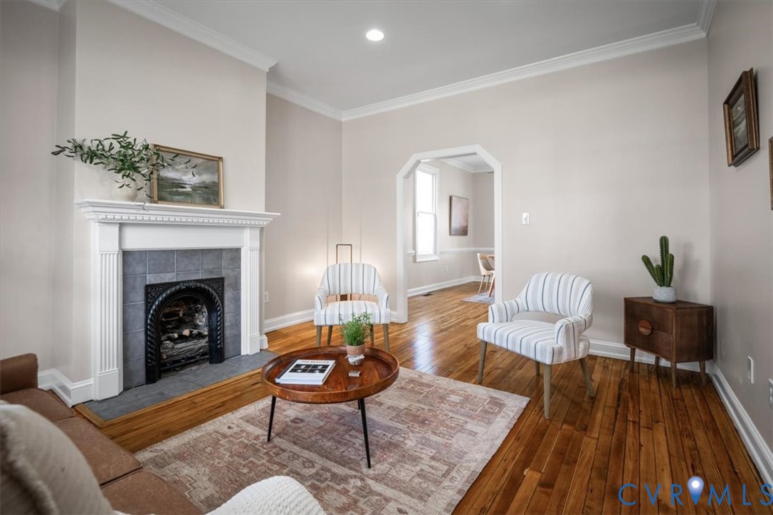 307 W 26th St