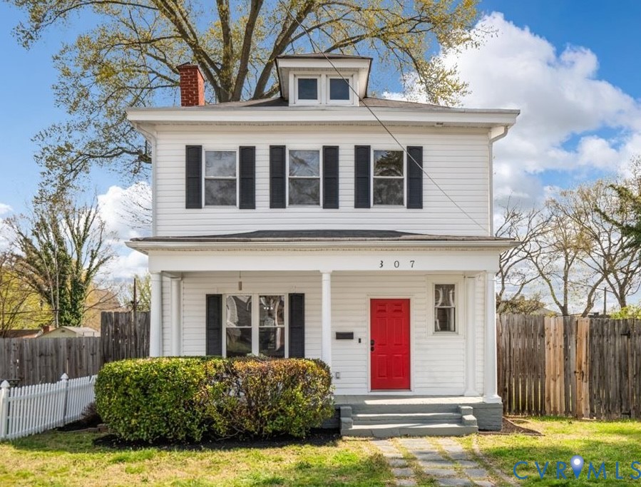 307 W 26th St