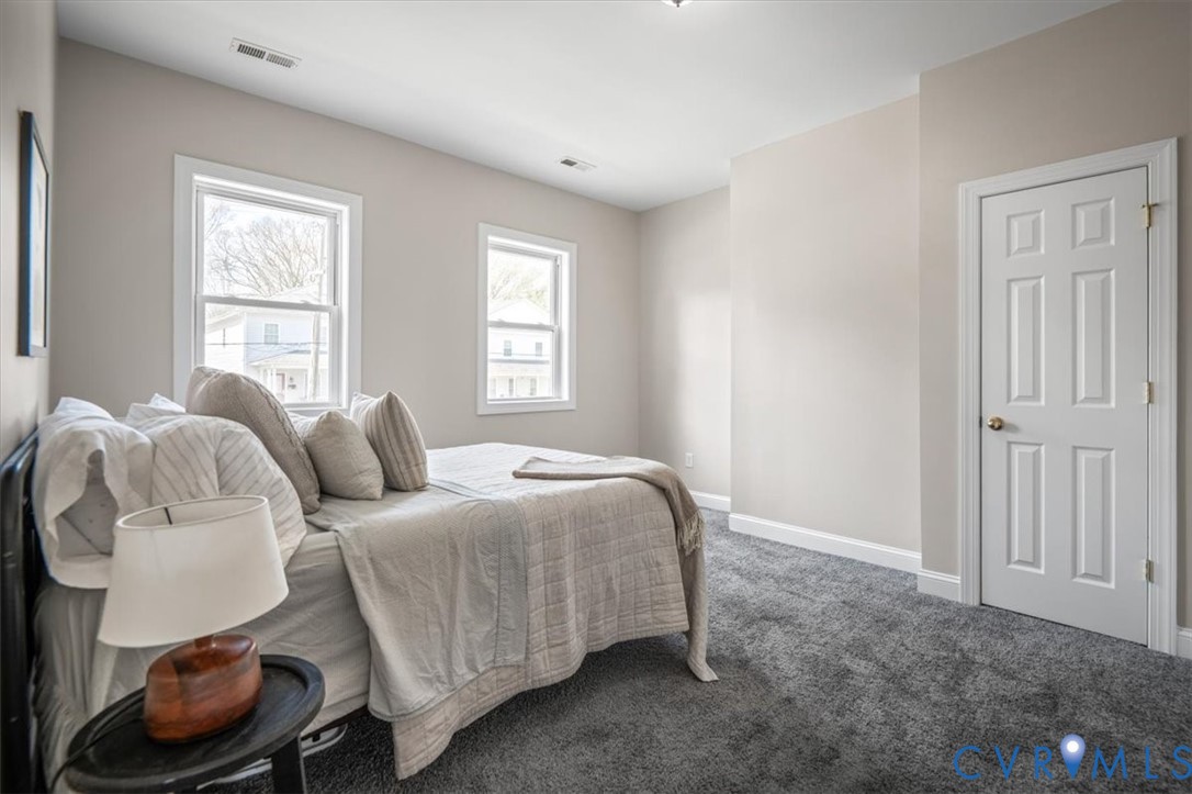 307 W 26th St