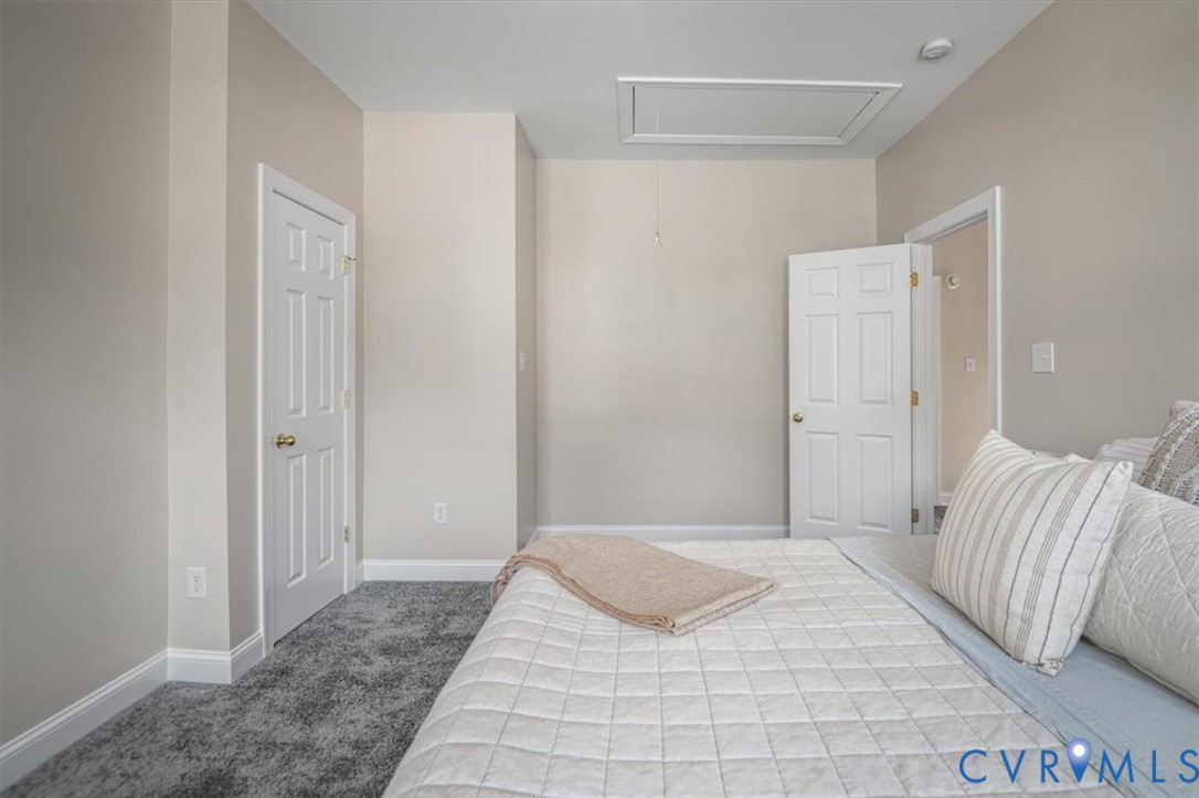 307 W 26th St