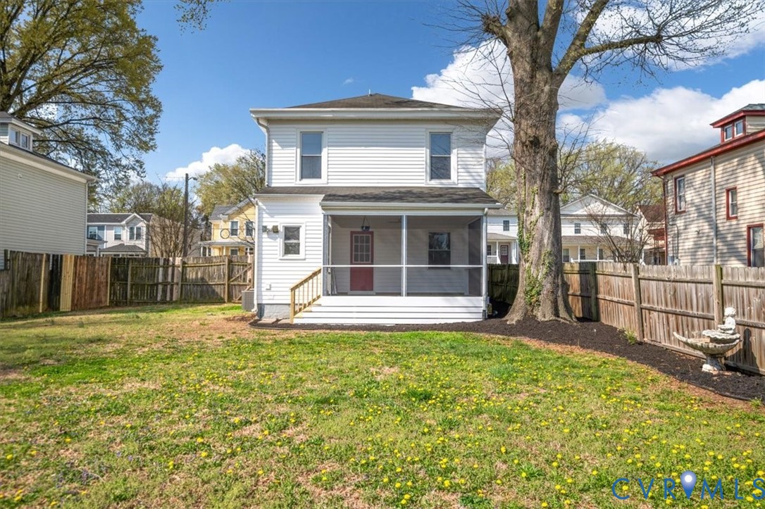 307 W 26th St