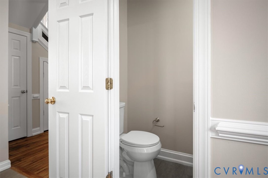 307 W 26th St