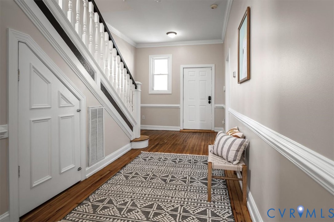 307 W 26th St