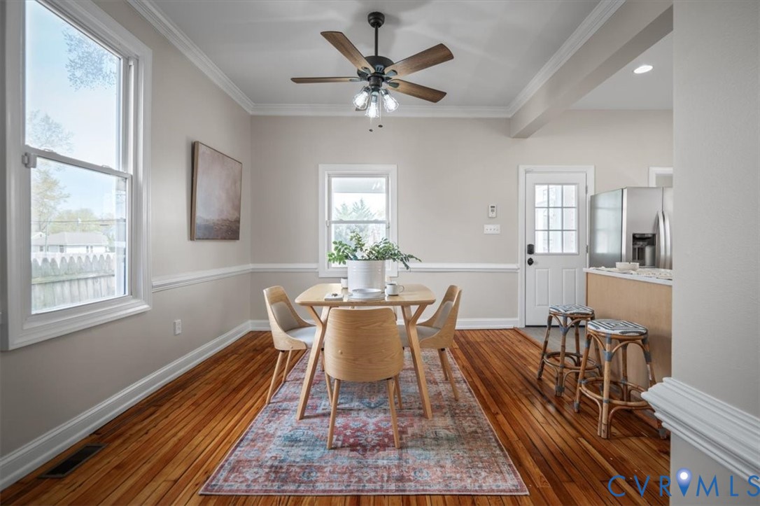 307 W 26th St