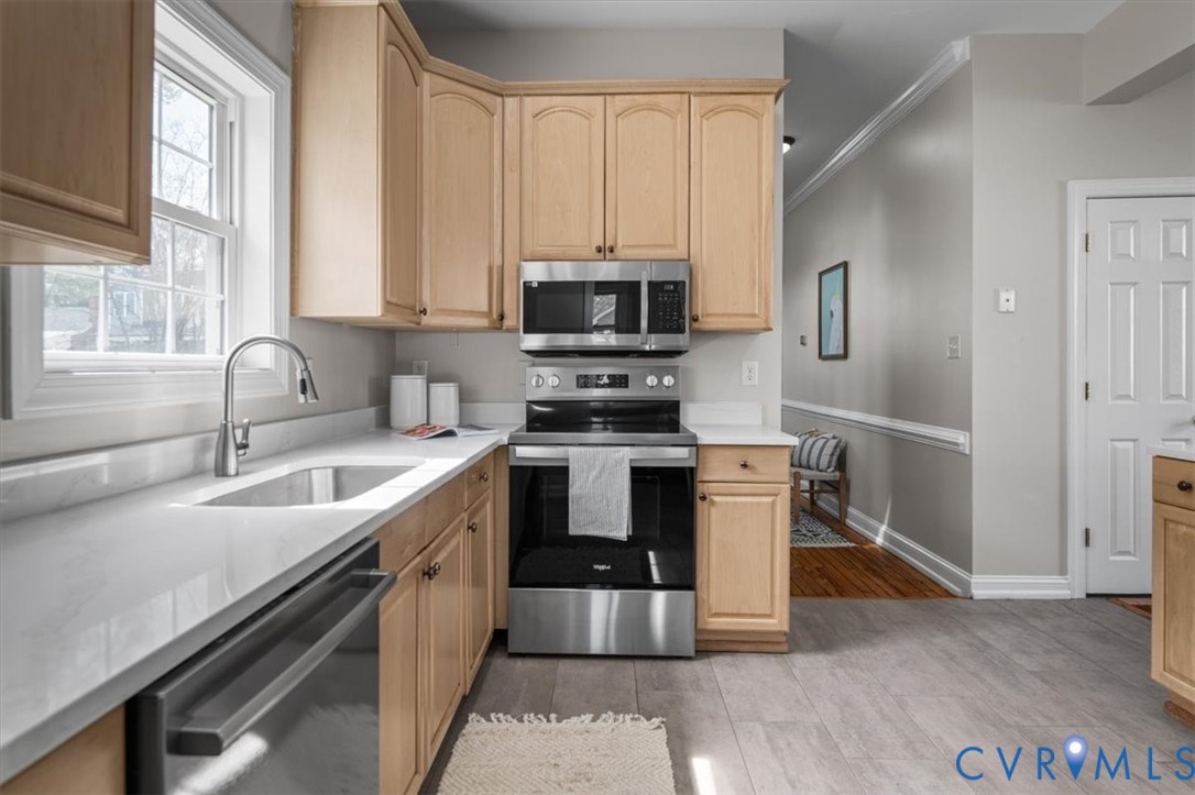 307 W 26th St