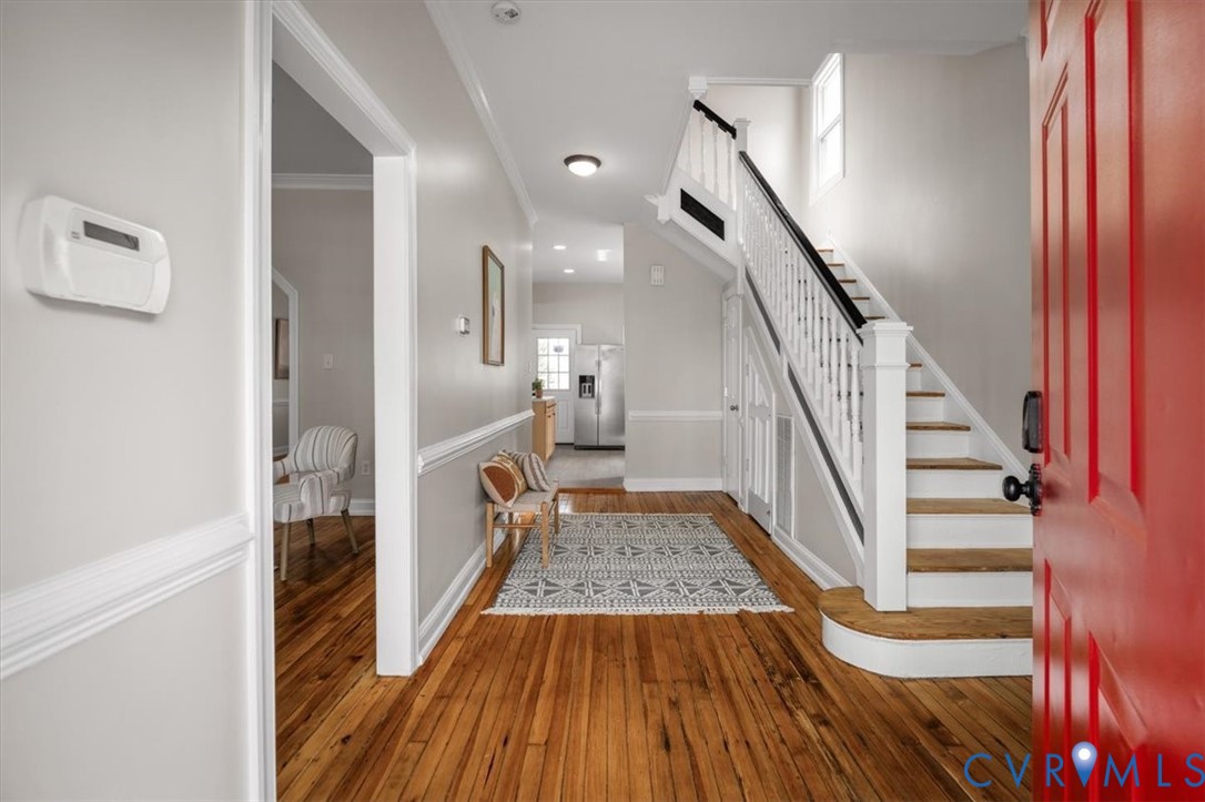 307 W 26th St