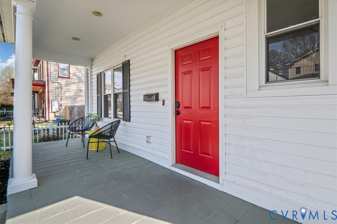 307 W 26th St