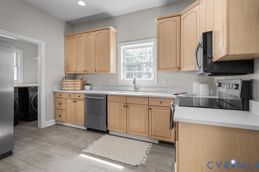 307 W 26th St
